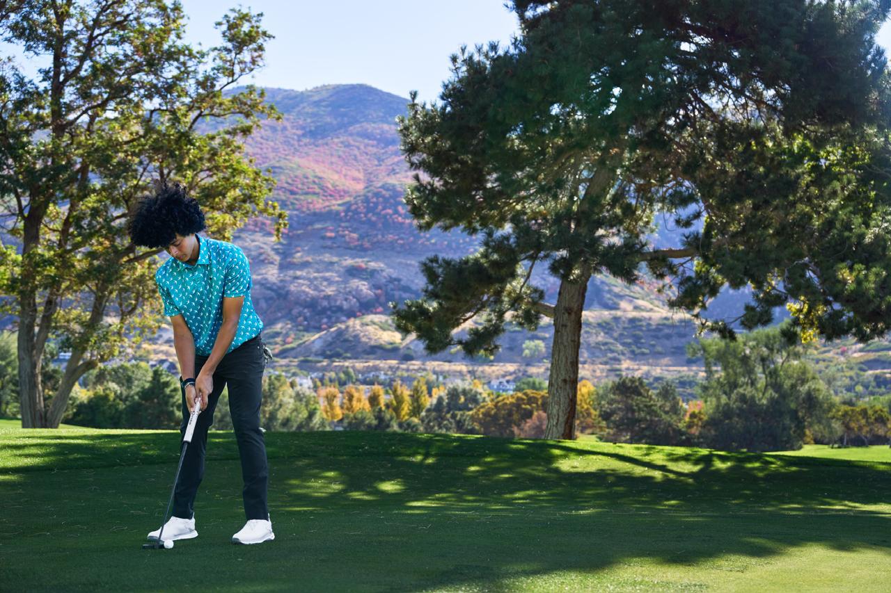 Lucky Cruz golf action